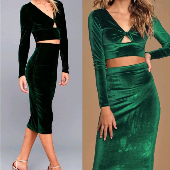 Lulu's Dresses & Skirts - Lulu’s emerald forest green two piece velvet dress